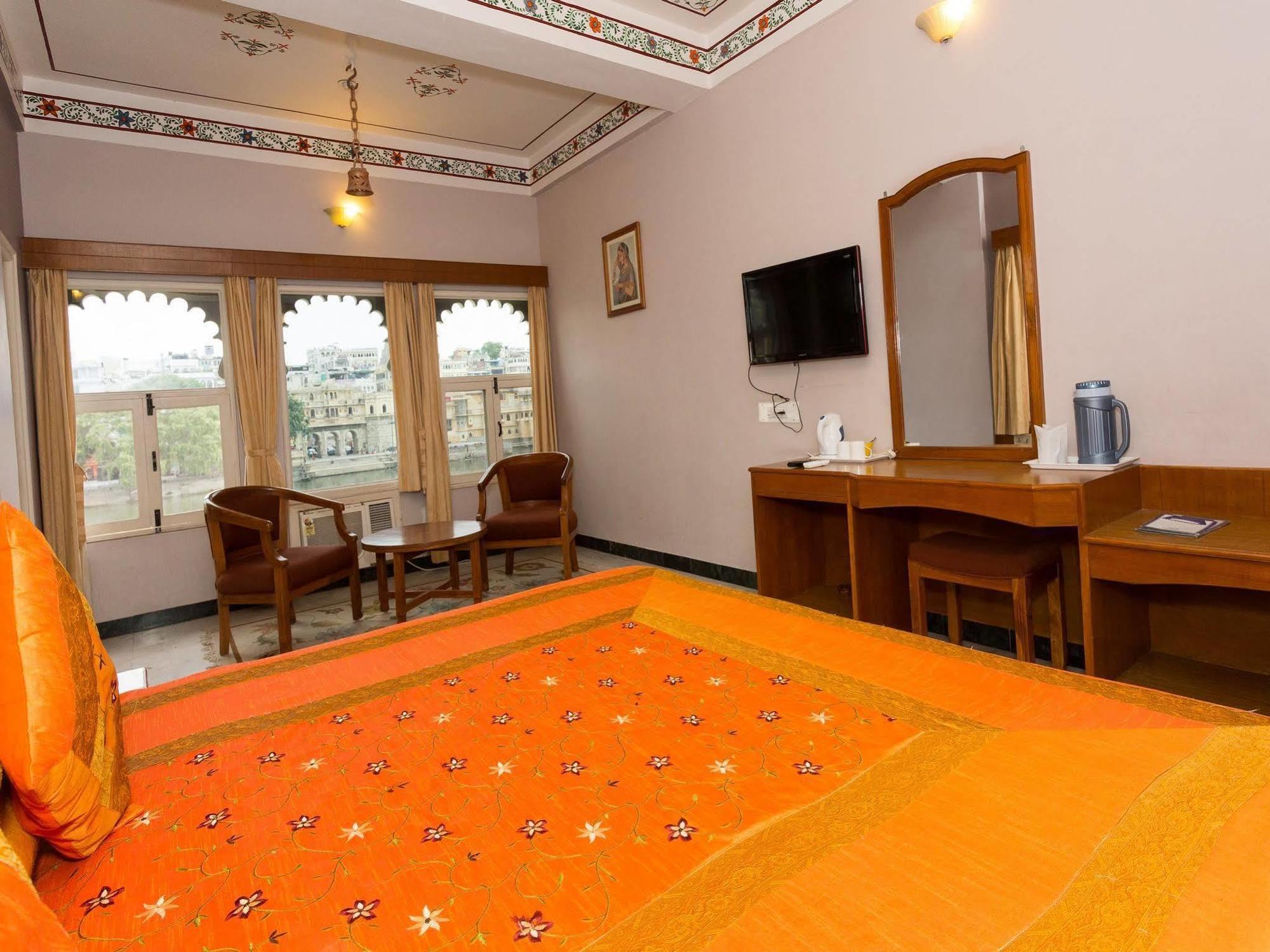 Sarovar - Lake Facing Boutique Hotel On Lake Pichola Udajpur Exteriér fotografie
