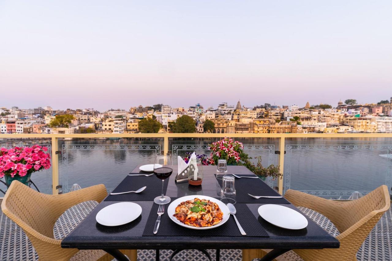 Sarovar - Lake Facing Boutique Hotel On Lake Pichola Udajpur Exteriér fotografie